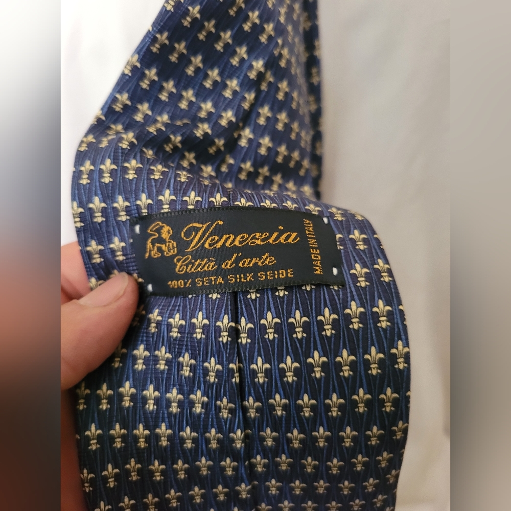 Stylish Tie - Picture 4 of 4